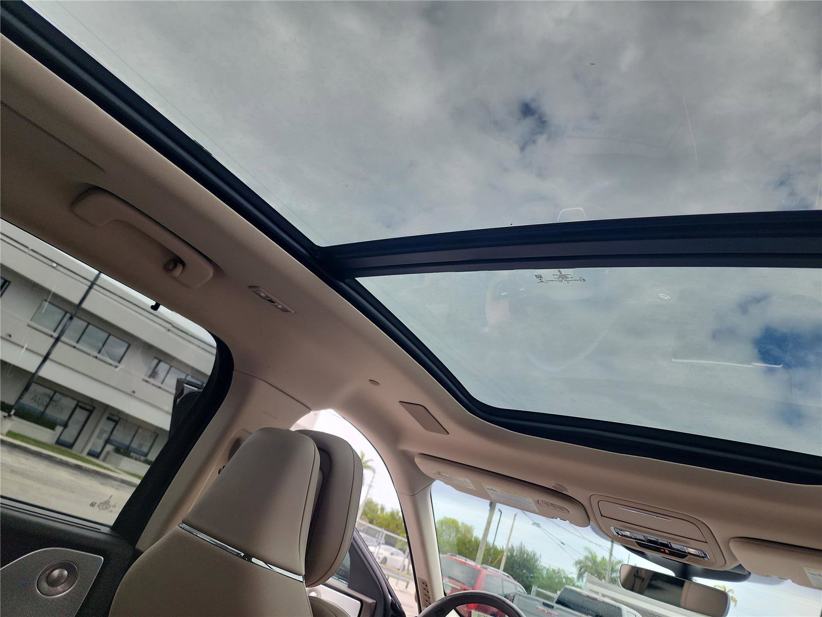 Used 2023 Lincoln Aviator Reserve w/ Equipment Group 201A AWD/4WD image 31