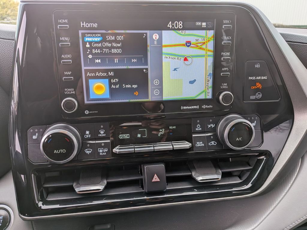 Used 2020 Toyota Highlander XLE AWD/4WD image 20