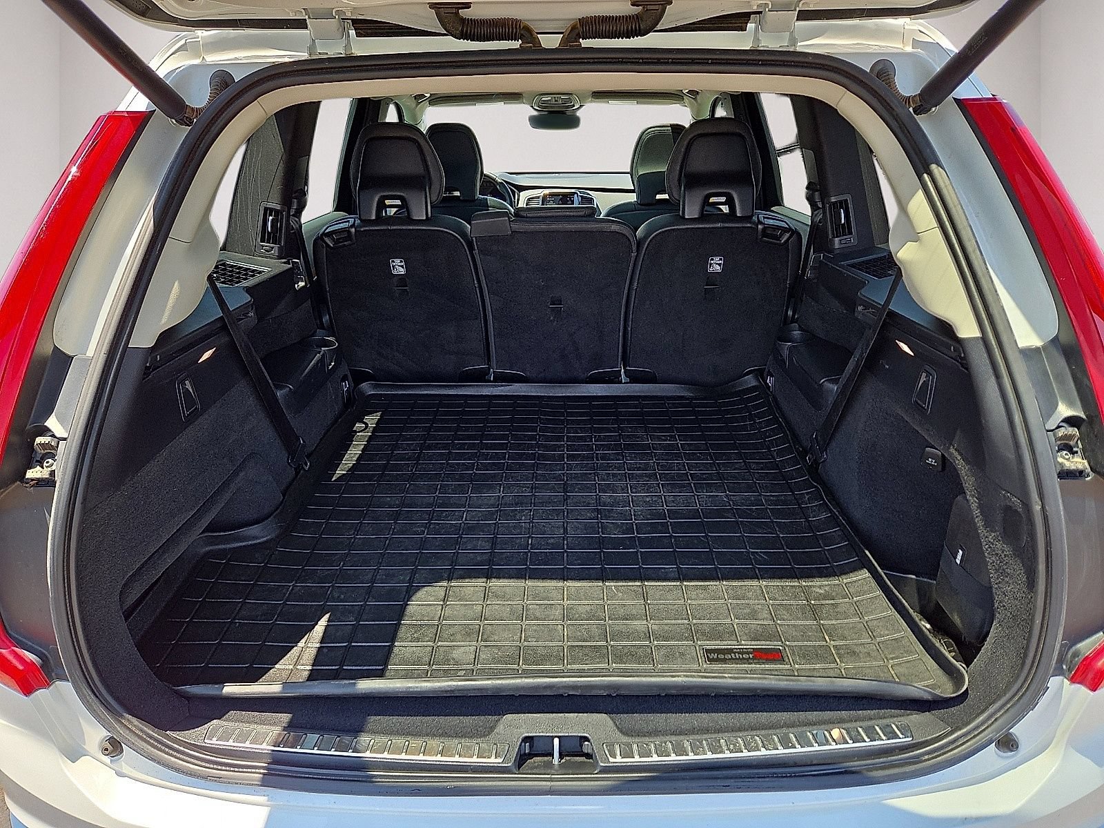 Certified 2023 Volvo XC90 B6 Plus w/ Protection Package Premier AWD/4WD image 14