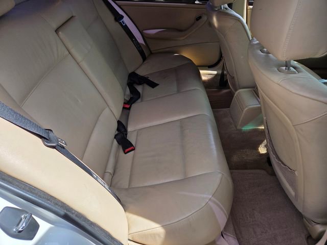 Used 2001 BMW 330i Sedan image 14