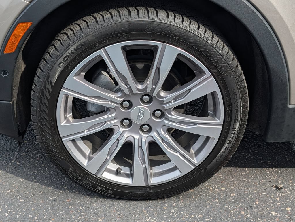 Used 2022 Cadillac XT4 Premium Luxury w/ Enhanced Visibility Package FWD image 14