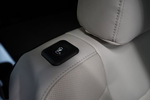 Used 2023 Kia Telluride EX w/ EX Captain's Chair Package AWD/4WD image 60