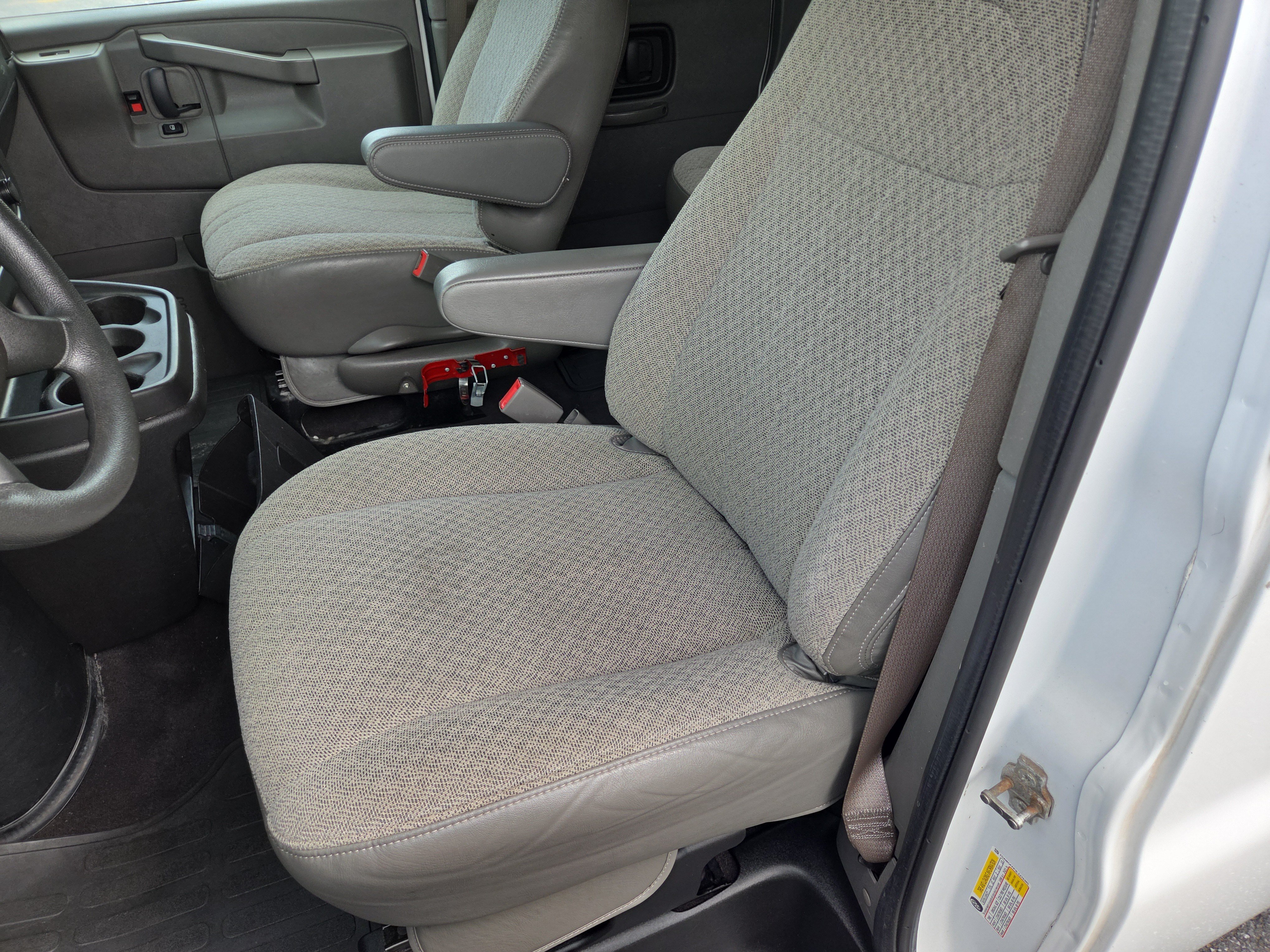 Used 2020 Chevrolet Express 2500 LT w/ LT Preferred Equipment Group RWD image 14