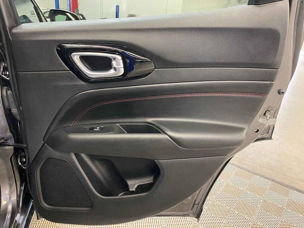 Used 2022 Jeep Compass Trailhawk w/ Trailhawk Convenience Group image 16