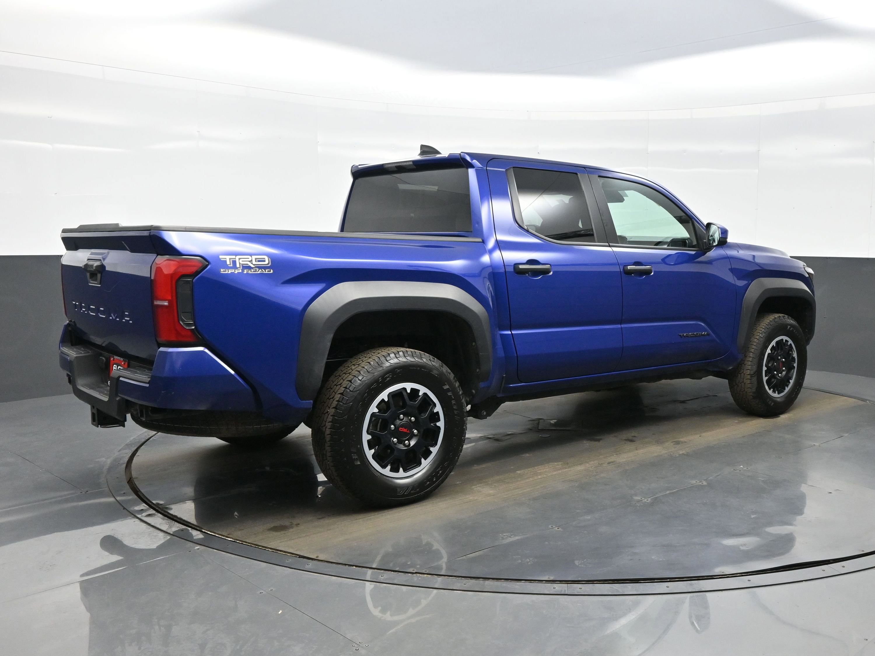 Used 2024 Toyota Tacoma TRD Off-Road AWD/4WD image 6