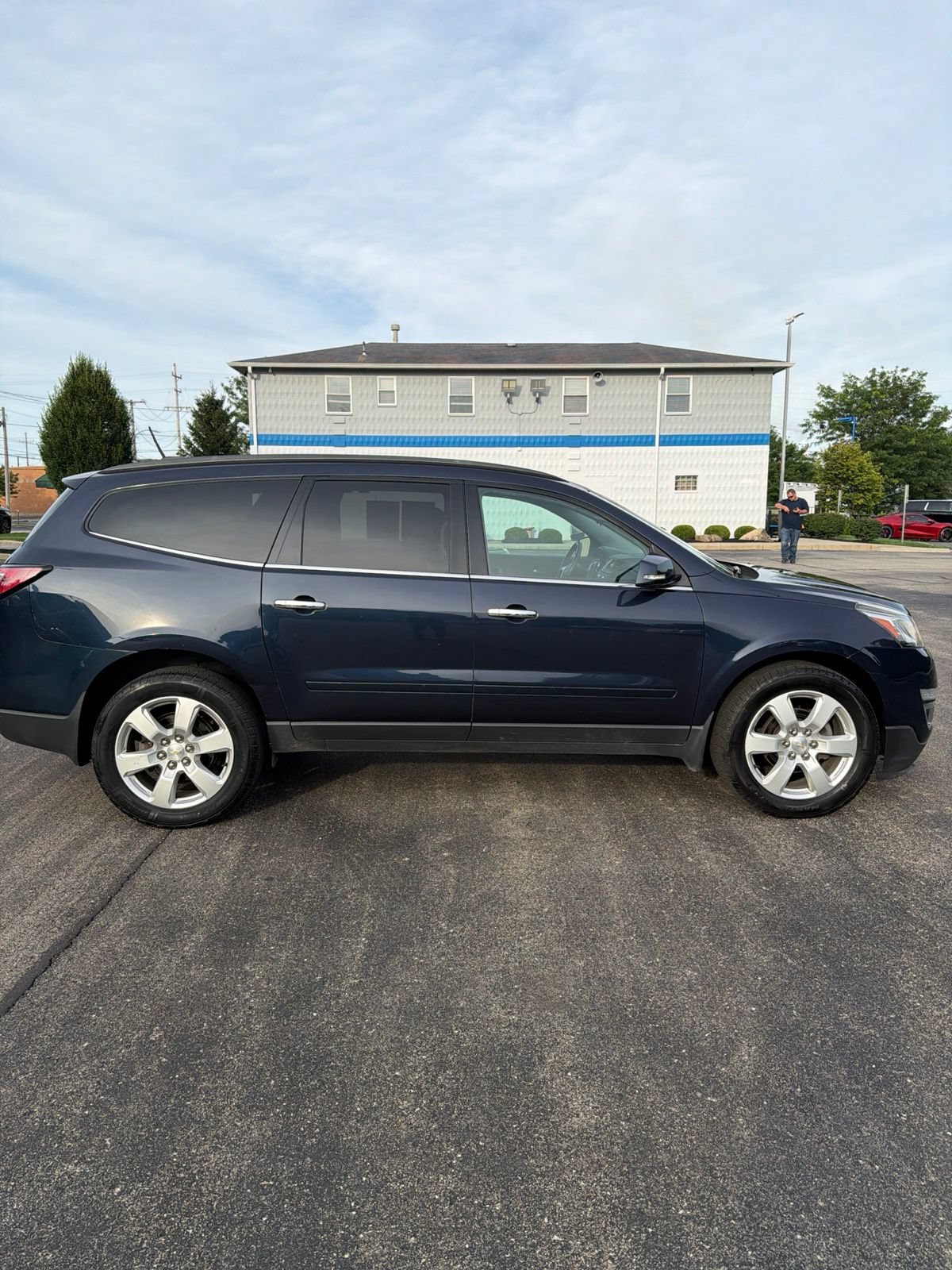 Used 2017 Chevrolet Traverse LT w/ Style and Technology Package AWD/4WD image 6