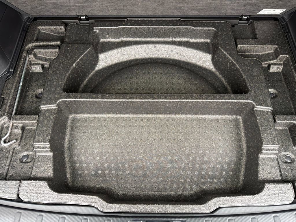 Used 2023 Subaru Forester Premium image 32