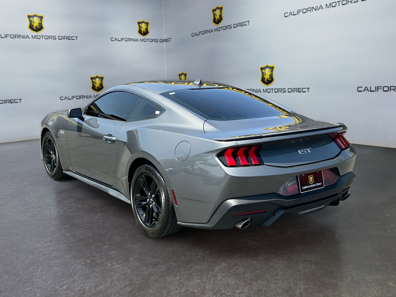 Used 2024 Ford Mustang GT RWD image 3