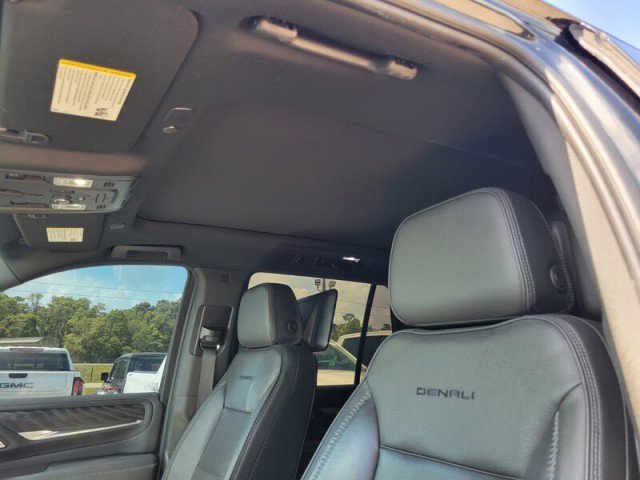 Used 2021 GMC Yukon Denali w/ Denali Ultimate Package image 28