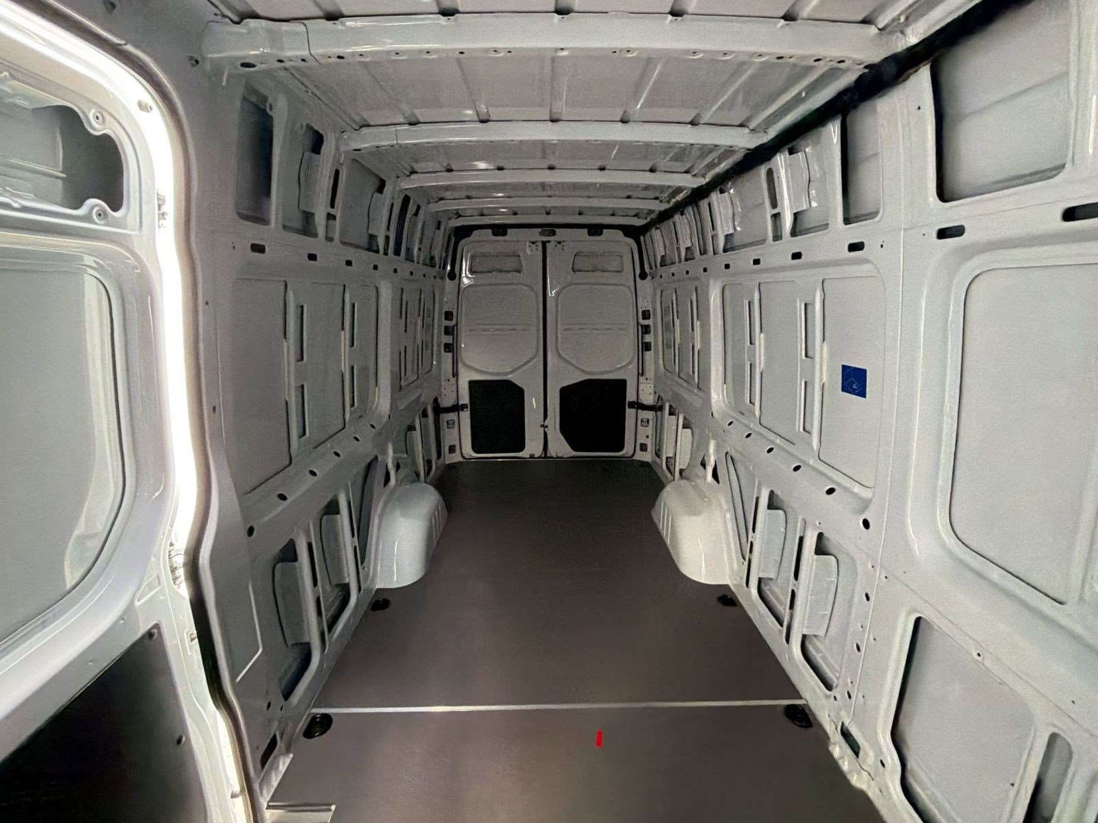 New 2025 Mercedes-Benz eSprinter 170 Cargo image 29