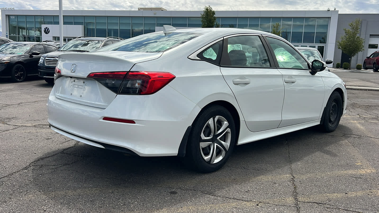 Used 2022 Honda Civic LX image 5