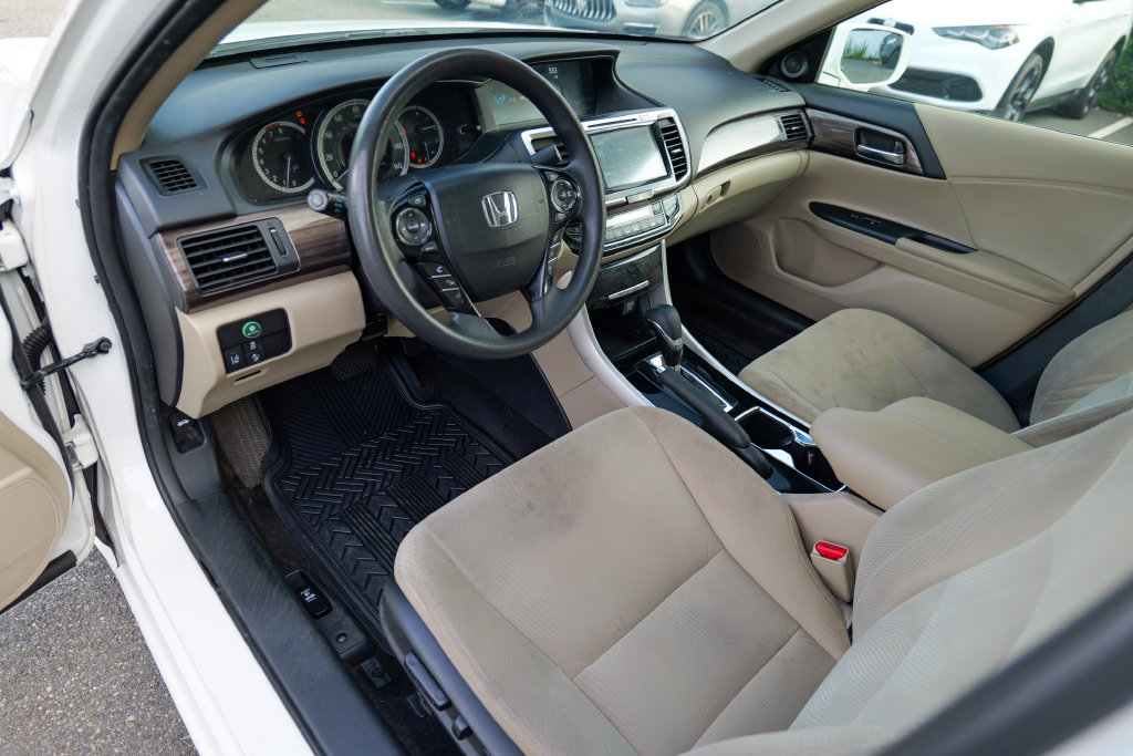 Used 2016 Honda Accord EX image 19