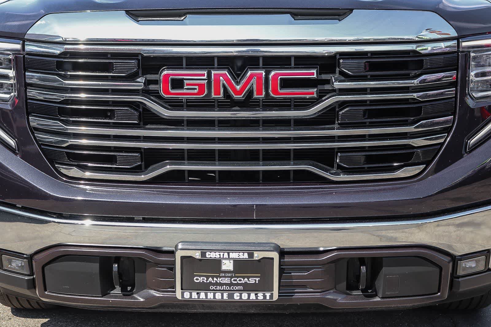 Used 2025 GMC Sierra 1500 SLT AWD/4WD image 9