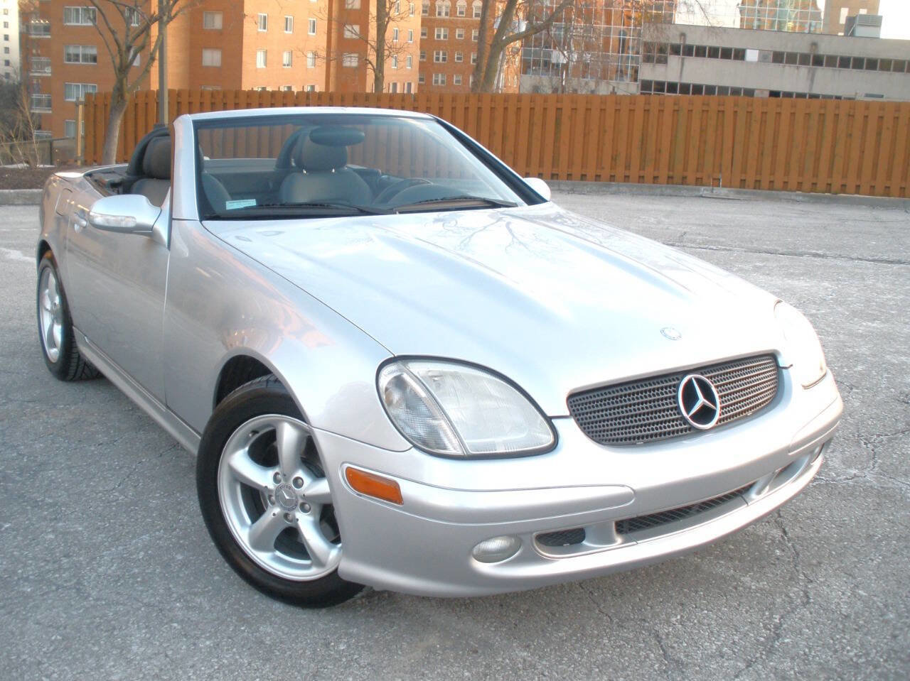 Used 2003 Mercedes-Benz SLK 320 image 4