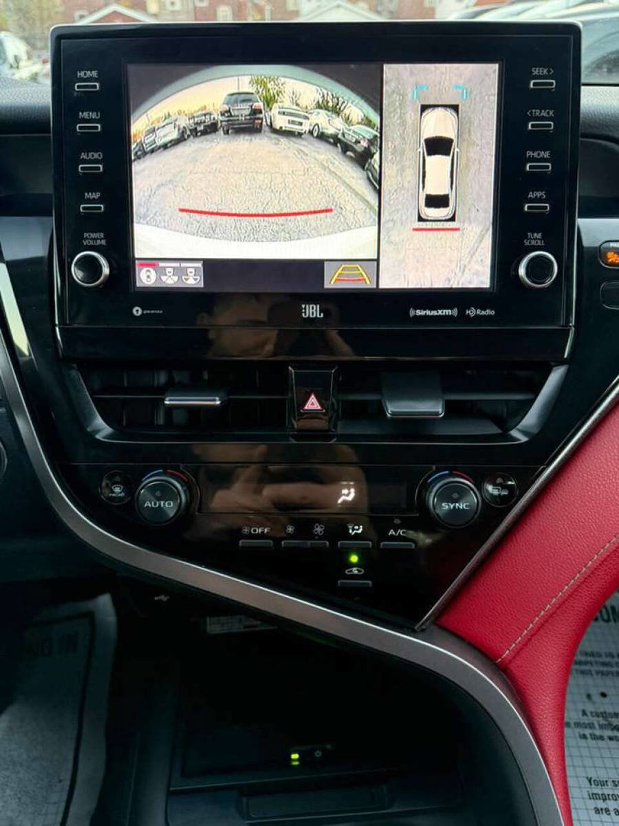 Used 2021 Toyota Camry XSE w/ Navigation Package image 16