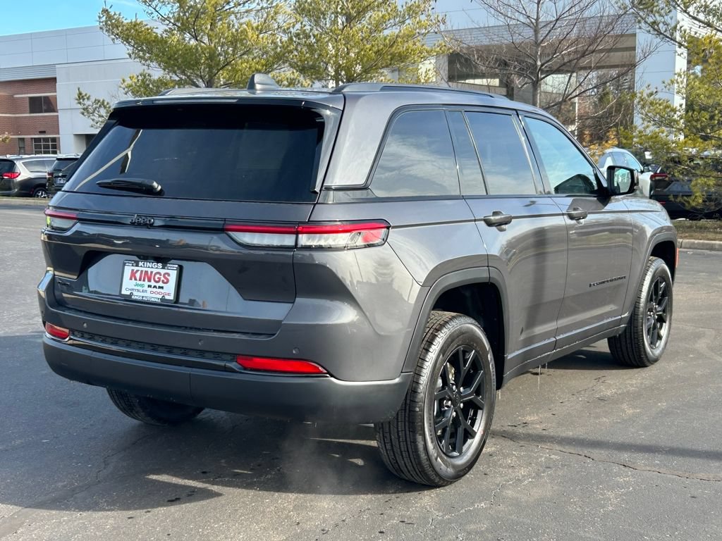 New 2025 Jeep Grand Cherokee Altitude AWD/4WD image 6