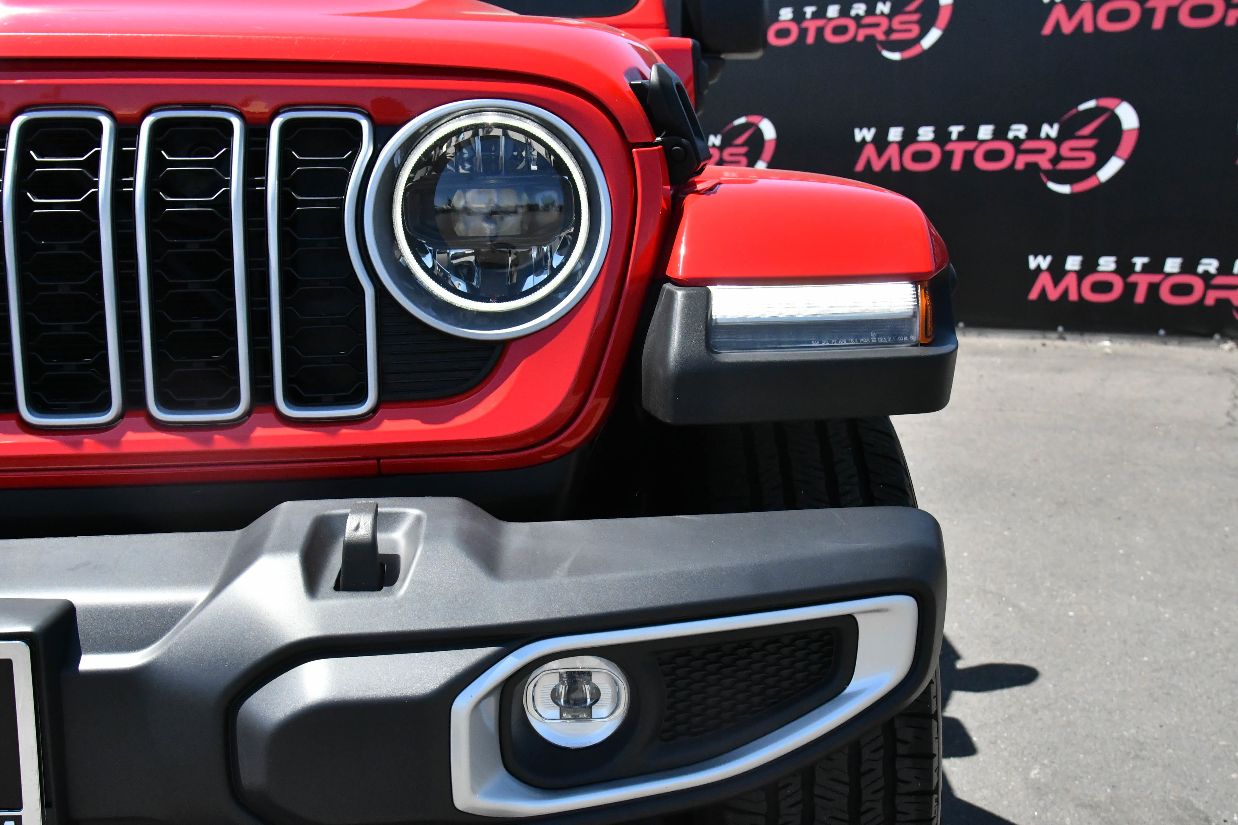 Used 2025 Jeep Wrangler Unlimited Sahara AWD/4WD image 11