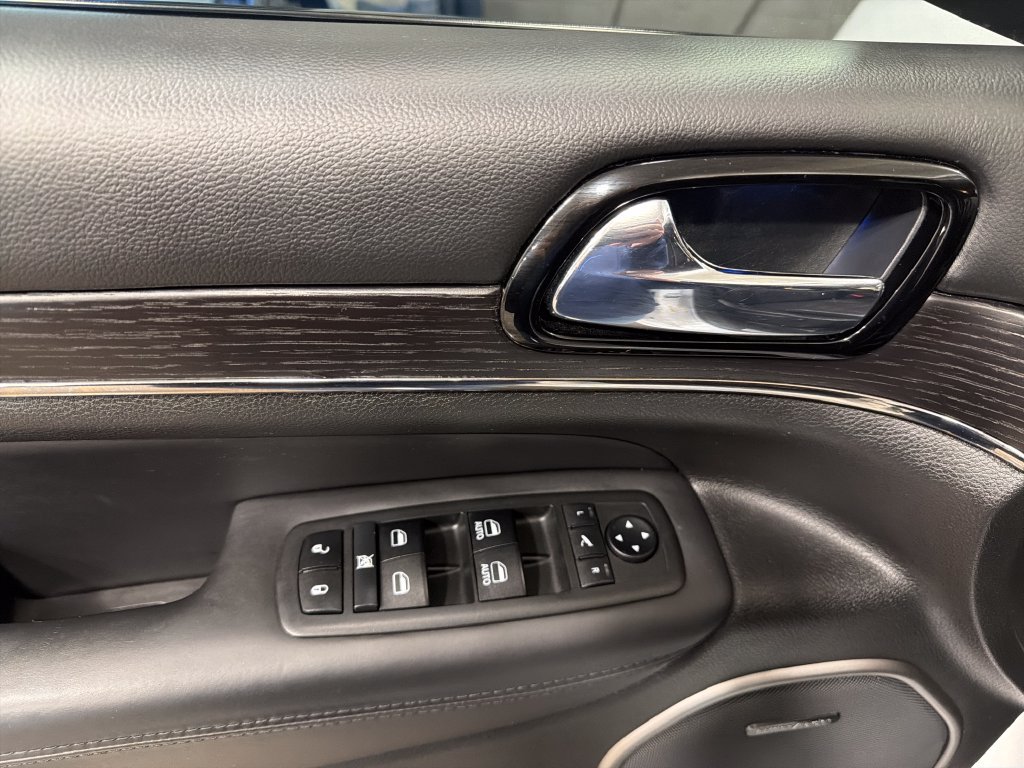 Used 2019 Jeep Grand Cherokee High Altitude AWD/4WD image 17