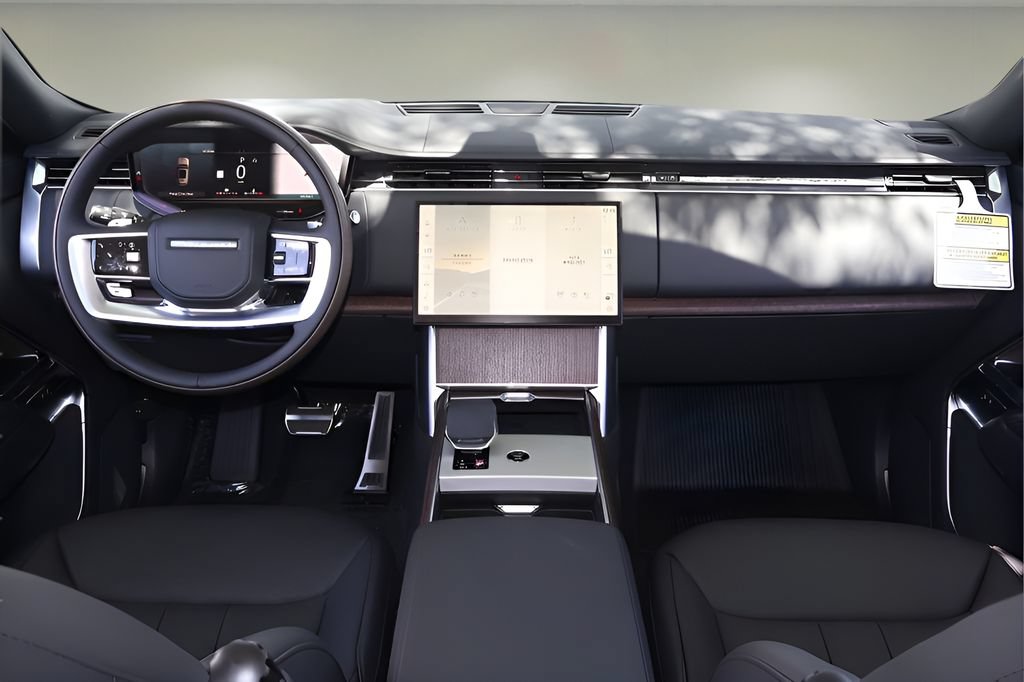 New 2026 Land Rover Range Rover SE AWD/4WD image 13