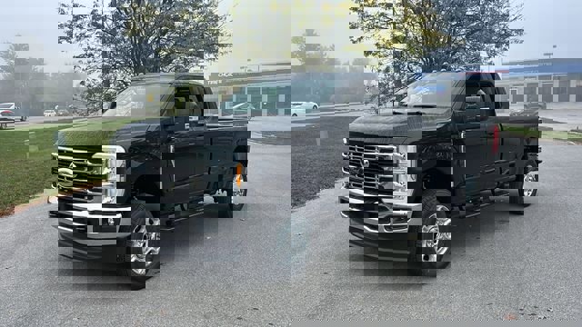 New 2026 Ford F350 XLT image 2