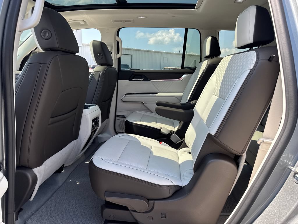 Used 2024 GMC Acadia Denali w/ Super Cruise Package FWD image 14