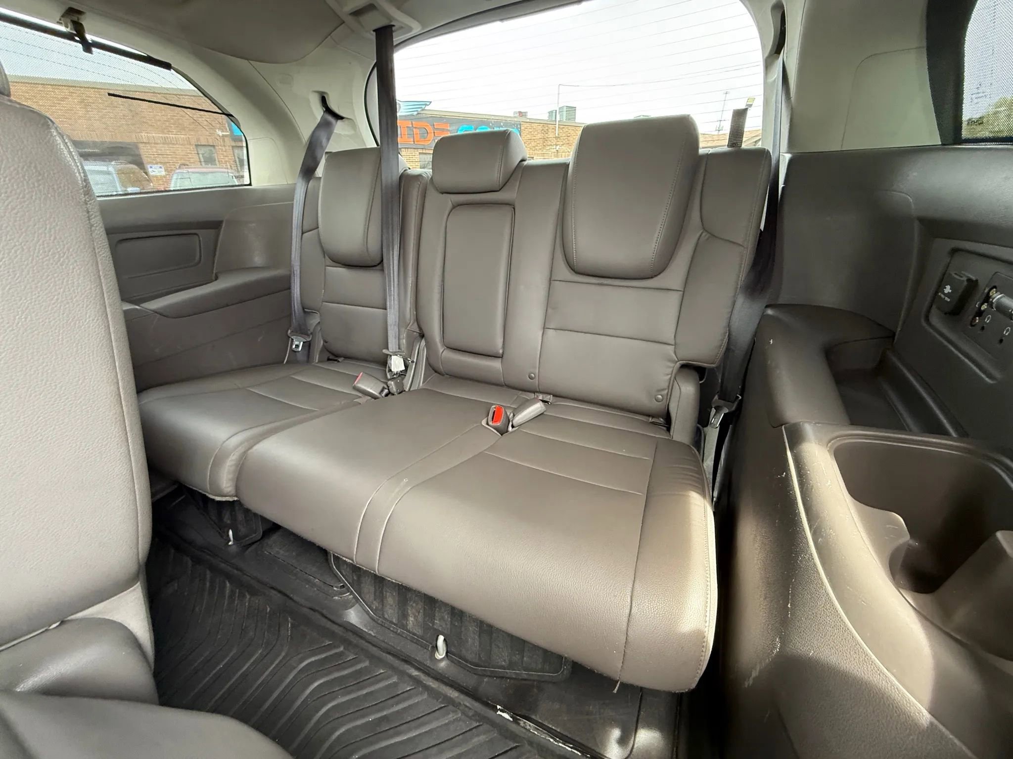 Used 2015 Honda Odyssey Touring Elite image 13