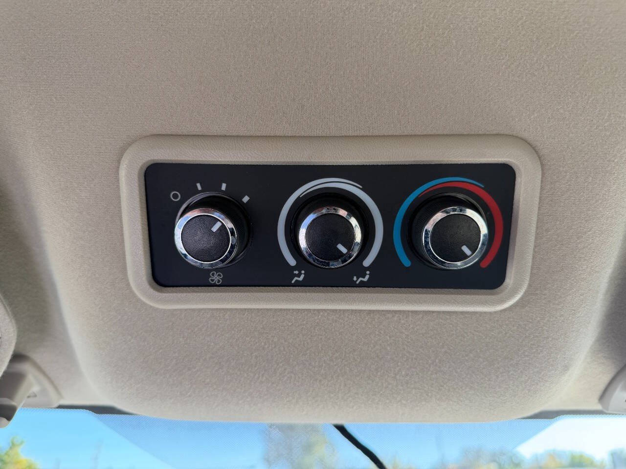 Used 2019 Chevrolet Express 3500 LS RWD image 18