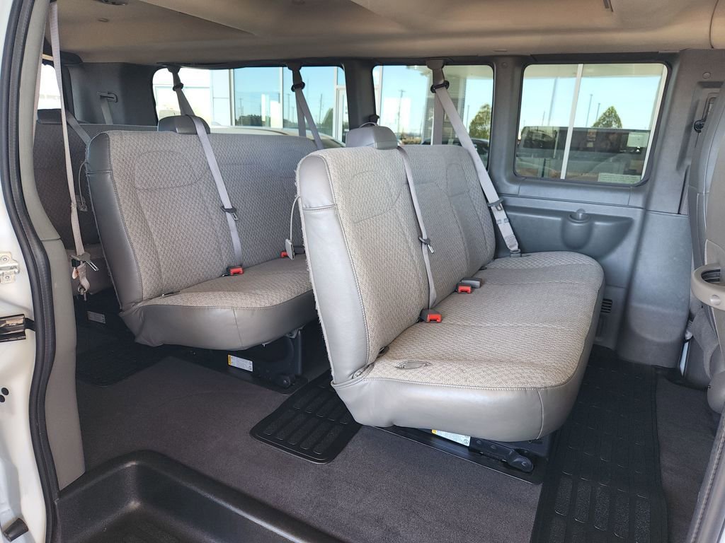 Used 2025 Chevrolet Express 3500 LT w/ LT Preferred Equipment Group image 16