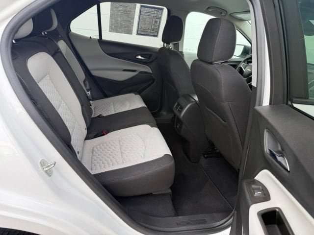 Used 2021 Chevrolet Equinox LS w/ LS Convenience Package FWD image 11