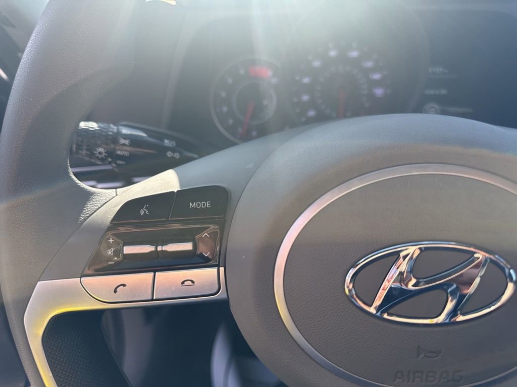 Used 2023 Hyundai Elantra SEL image 18