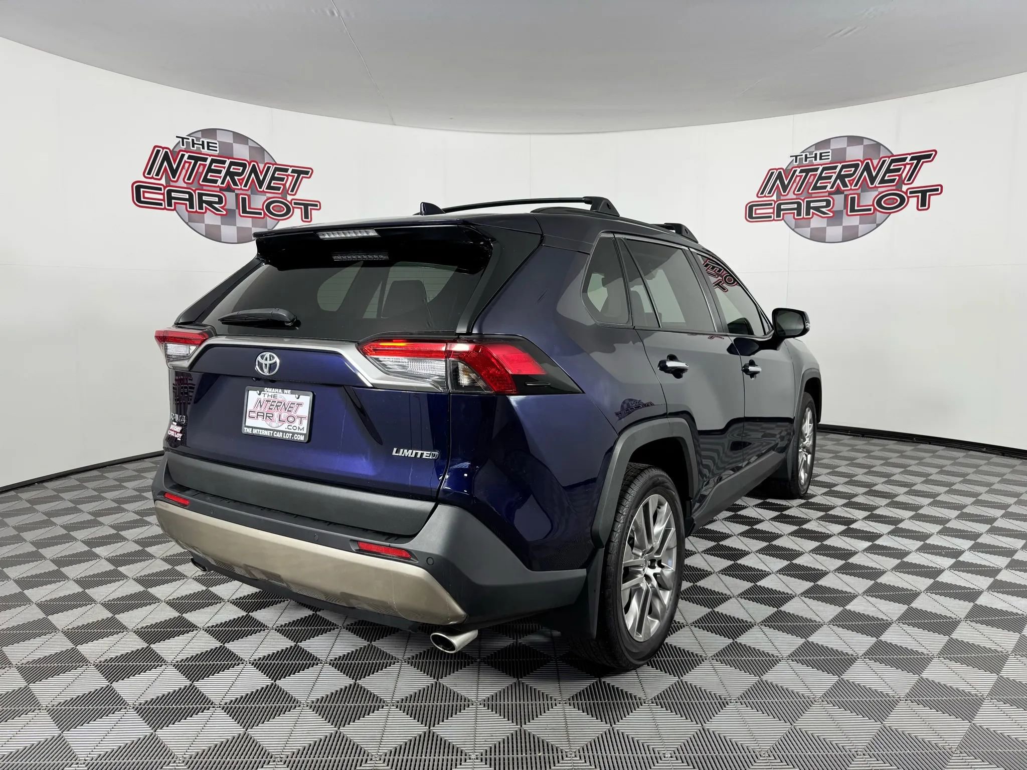 Used 2023 Toyota RAV4 Limited FWD image 7
