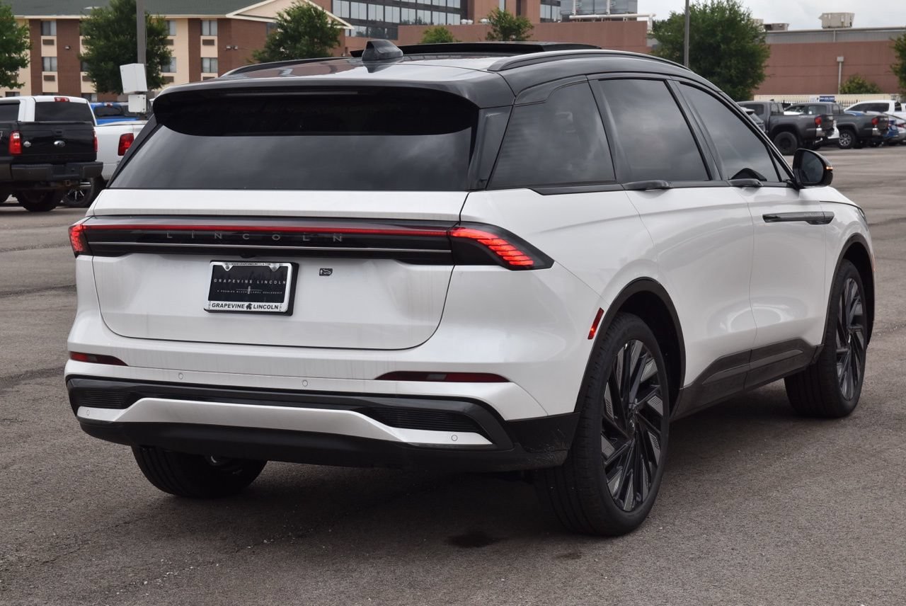 New 2026 Lincoln Nautilus Reserve w/ Jet Appearance Package AWD/4WD image 14