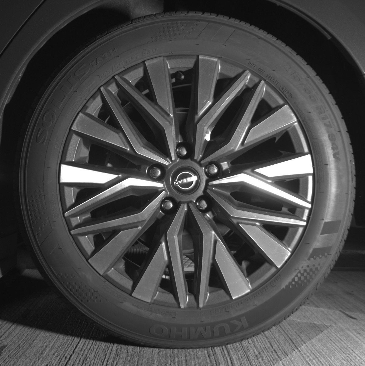 Used 2025 Nissan Altima 2.5 SV image 14