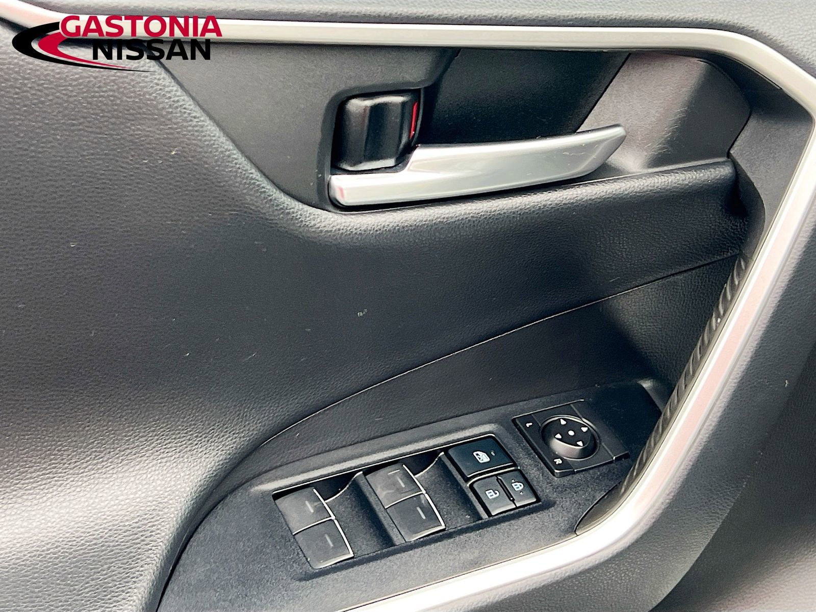 Used 2022 Toyota RAV4 XSE image 23