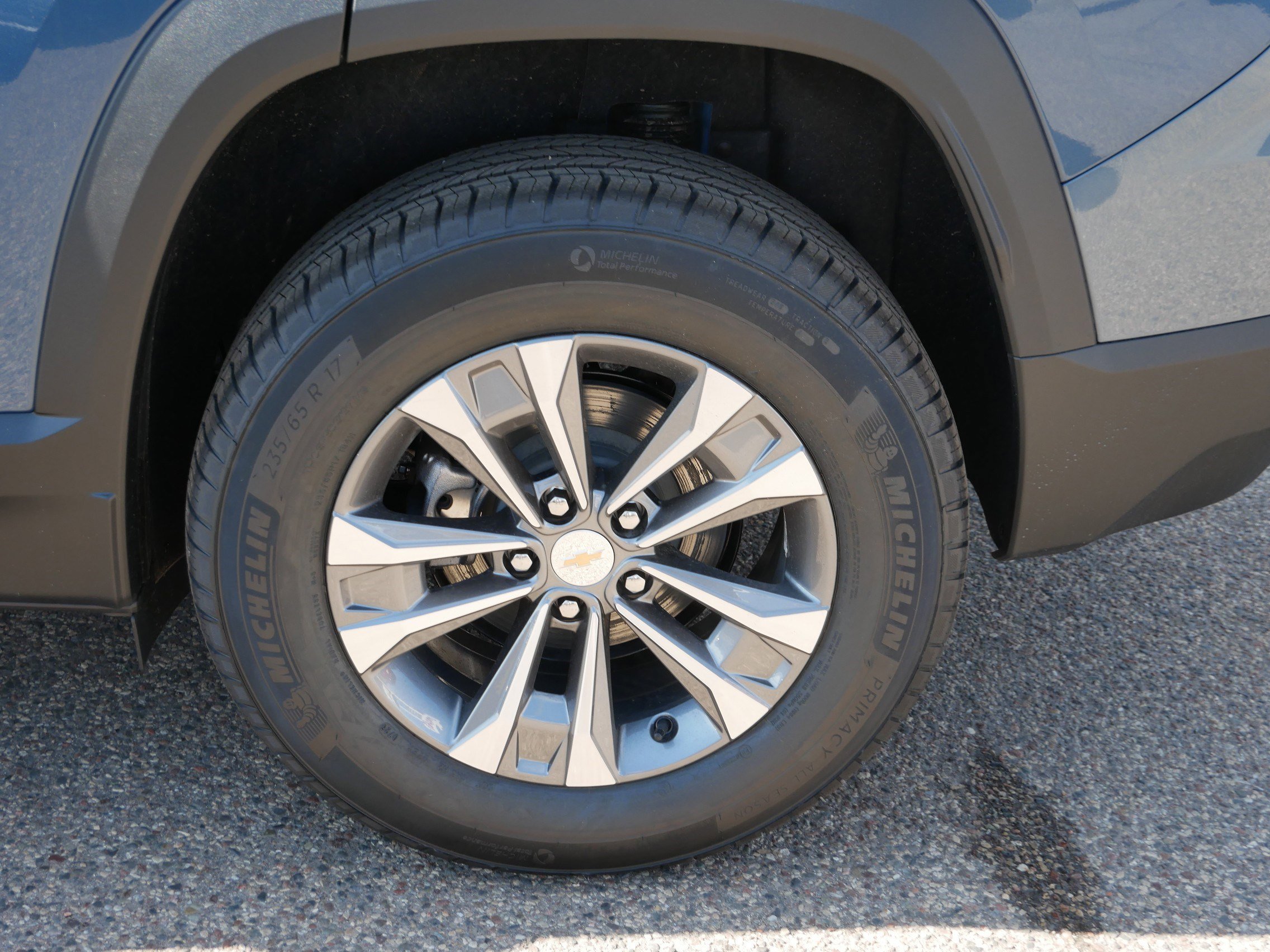 New 2026 Chevrolet Equinox LT w/ Convenience Package II image 3
