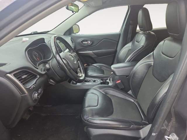 Used 2020 Jeep Cherokee Latitude Plus w/ Cold Weather Group AWD/4WD image 9