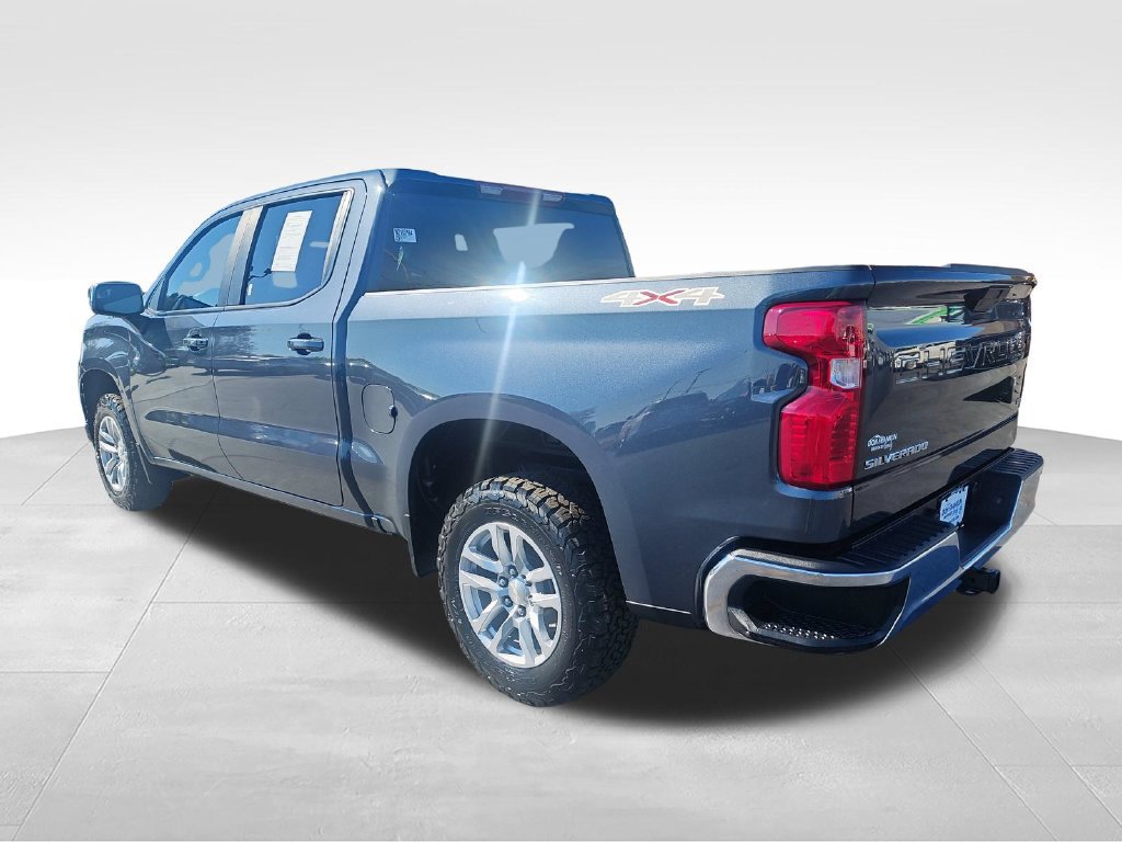 Used 2022 Chevrolet Silverado 1500 LT AWD/4WD image 3