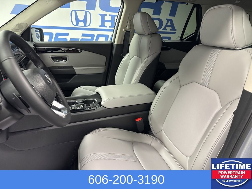 New 2025 Honda Pilot Touring image 33