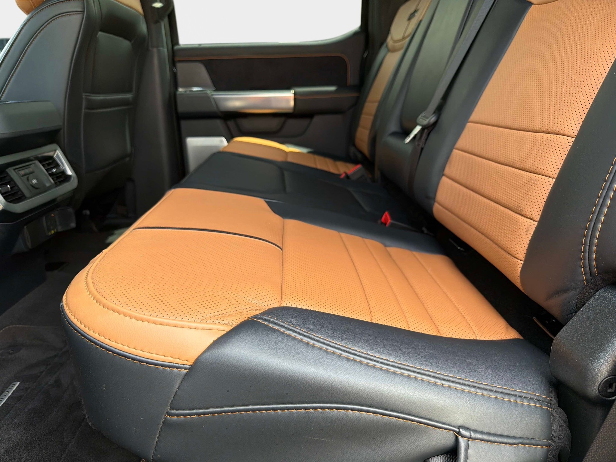 Used 2024 Ford F350 Platinum AWD/4WD image 25