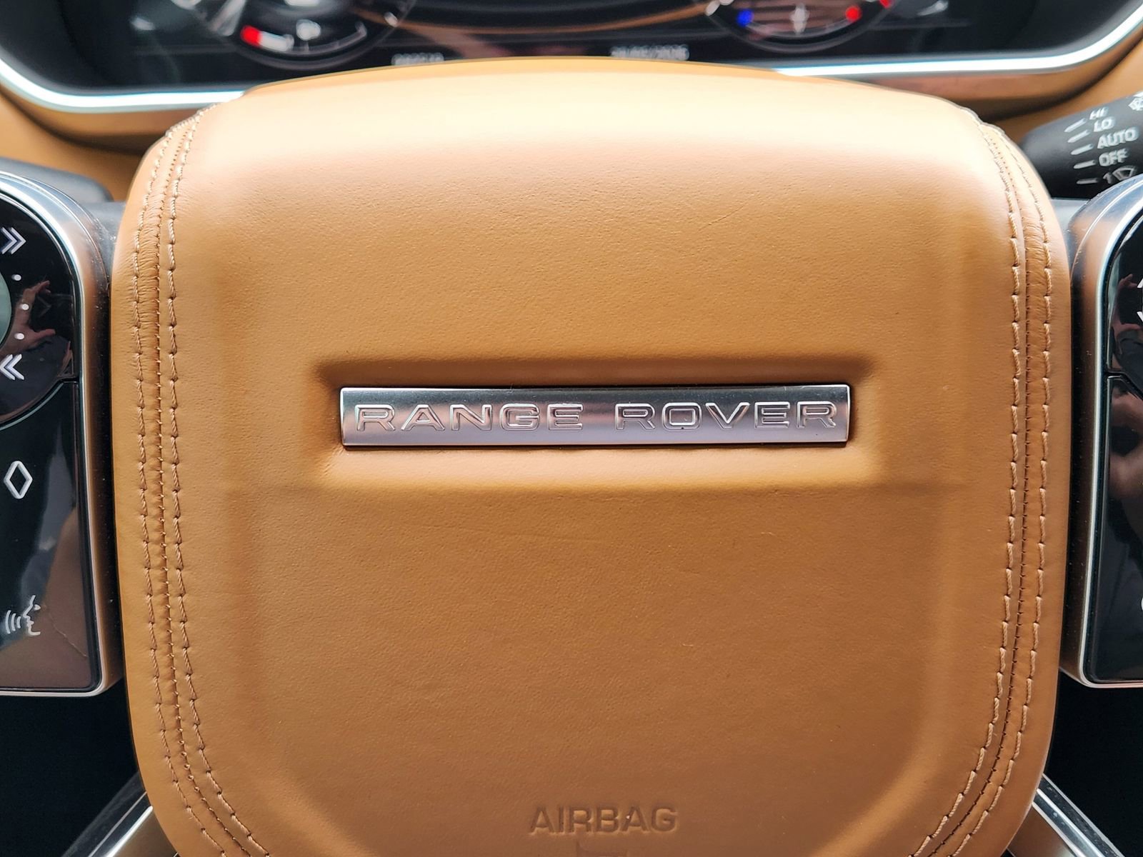 Used 2019 Land Rover Range Rover Long Wheelbase Autobiography AWD/4WD image 38
