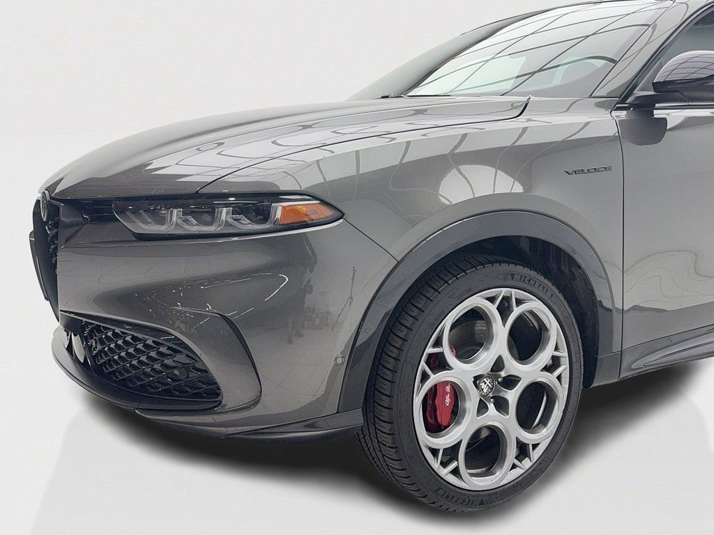 Used 2024 Alfa Romeo Tonale Veloce AWD/4WD image 6