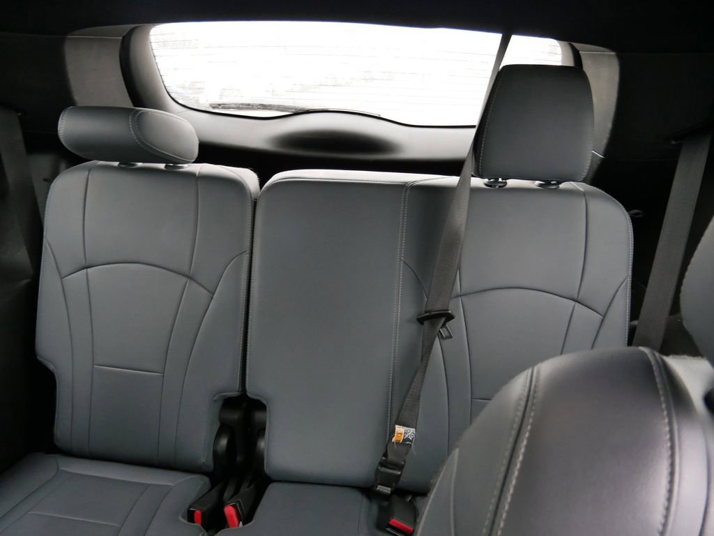 Used 2022 Buick Enclave Essence AWD/4WD image 16