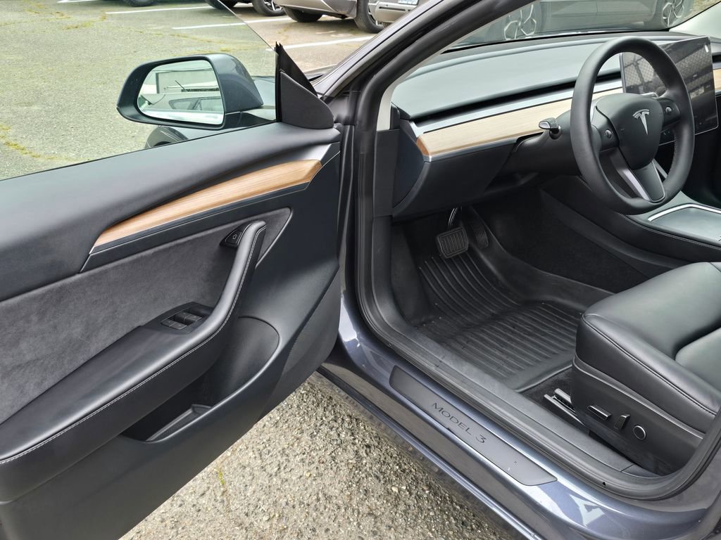Used 2023 Tesla Model 3 Standard Range RWD image 17