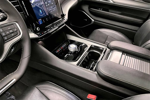 Used 2024 Jeep Wagoneer Series II image 13