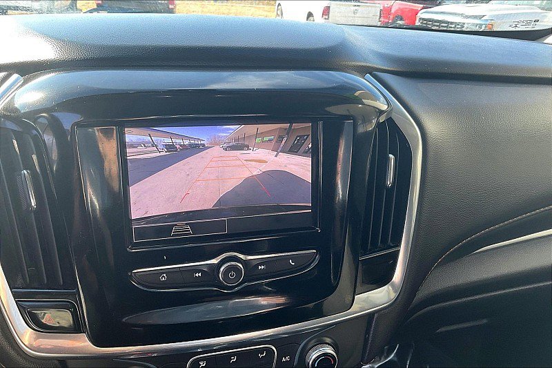 Used 2020 Chevrolet Traverse LS AWD/4WD image 14