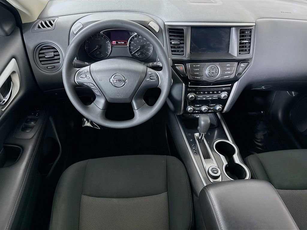 Used 2020 Nissan Pathfinder S image 4