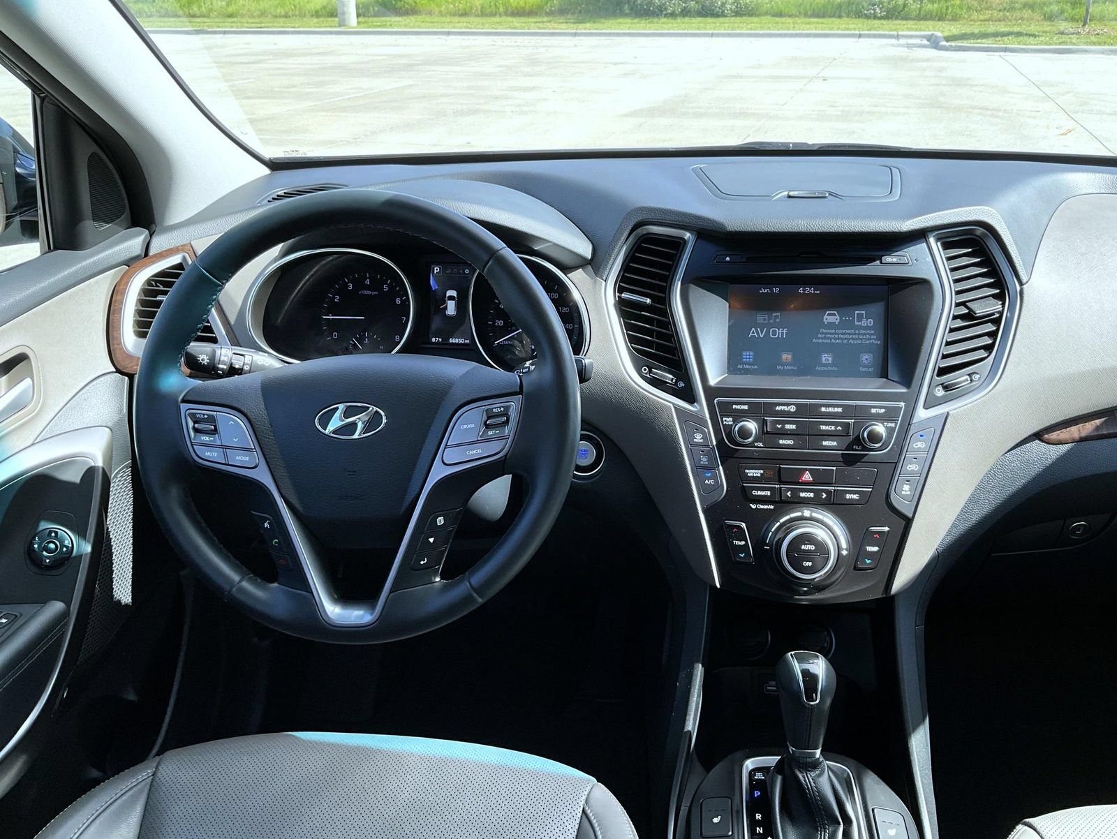 Used 2019 Hyundai Santa Fe XL SE w/ SE Premium Package 02 FWD image 14