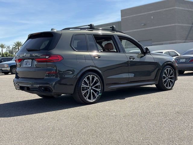 Used 2022 BMW X7 M50i image 6