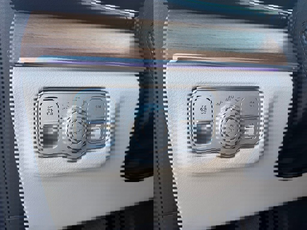 Used 2022 Mercedes-Benz GLE 350 4MATIC w/ Premium Package image 20