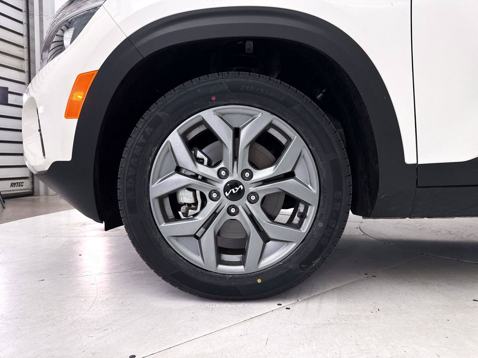 Certified 2024 Kia Seltos LX AWD/4WD image 14